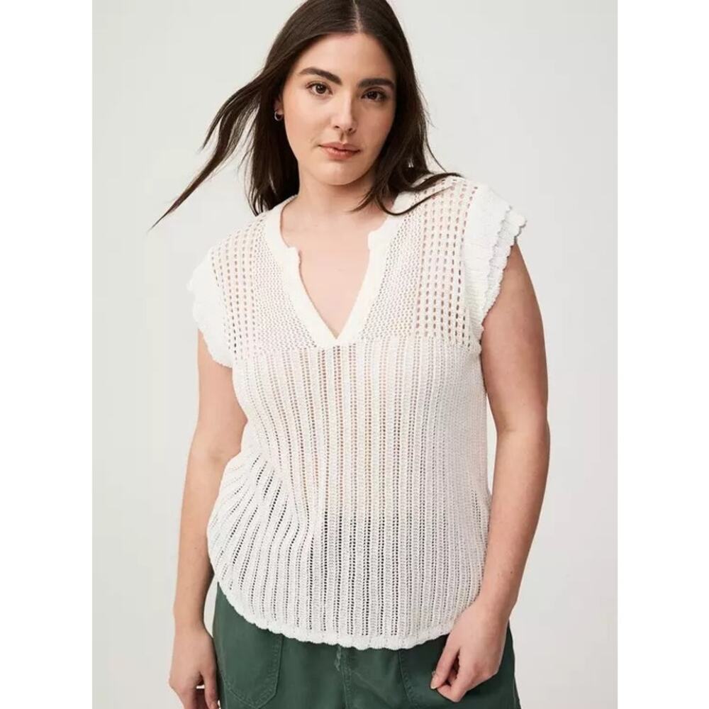 TORRID Pointelle V-Neck Short-Sleeve Sweater in Cloud Dancer White Size 00 M/10